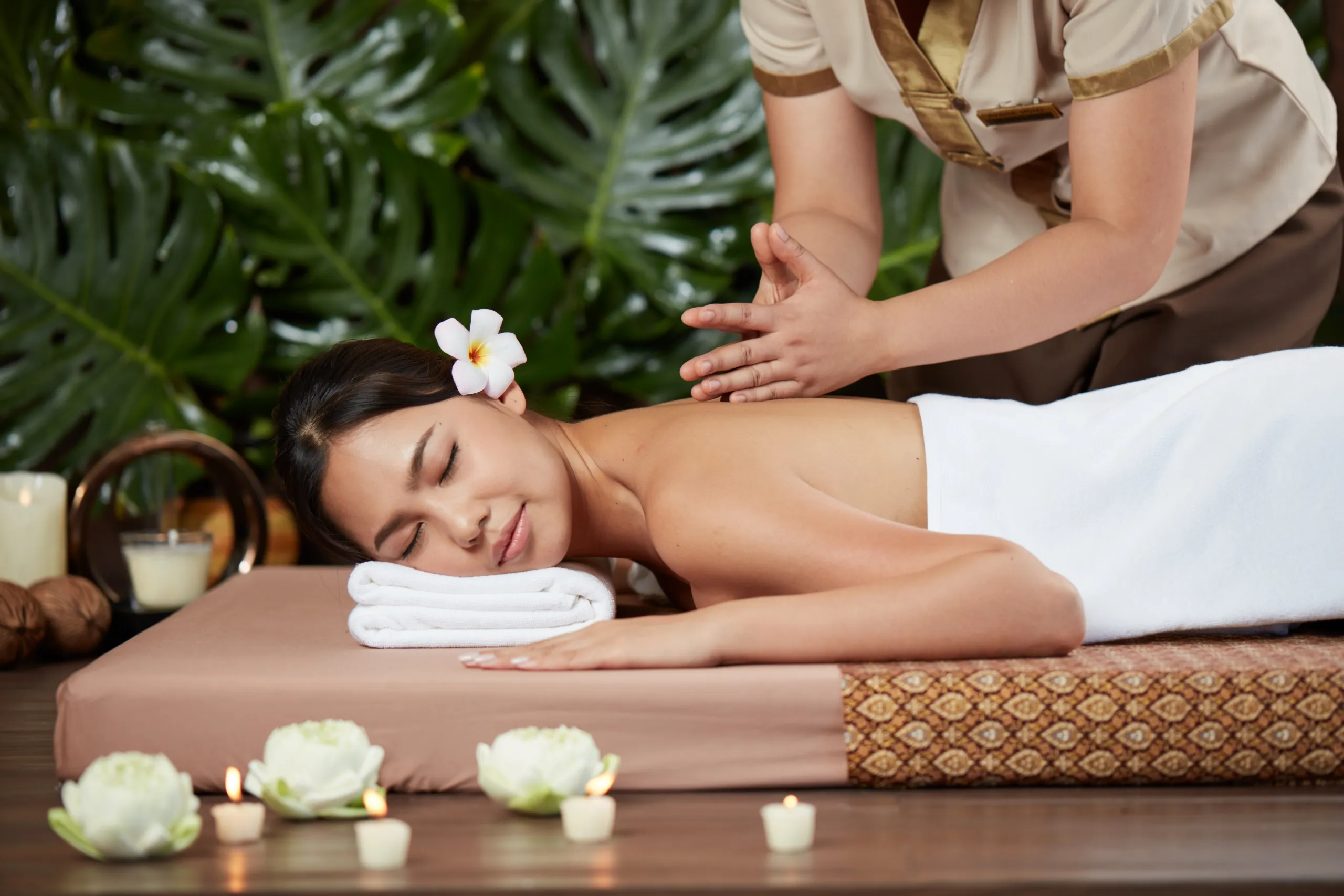 นวดหลังคลายเครียด